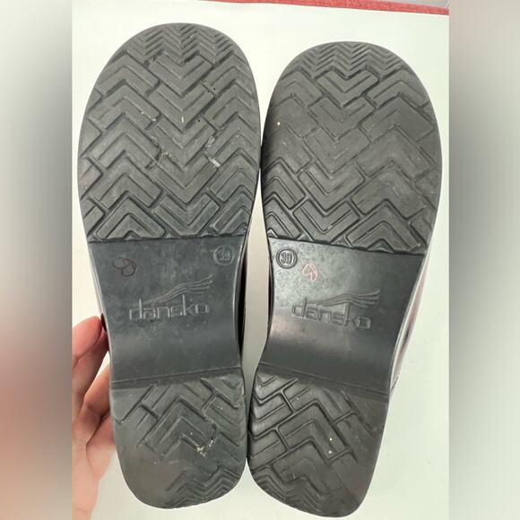 Dansko Burgundy Maroon Patent Leather Nursing Slip On Mule Work Shoes 8.5-9 39 - Picture 8 of 11